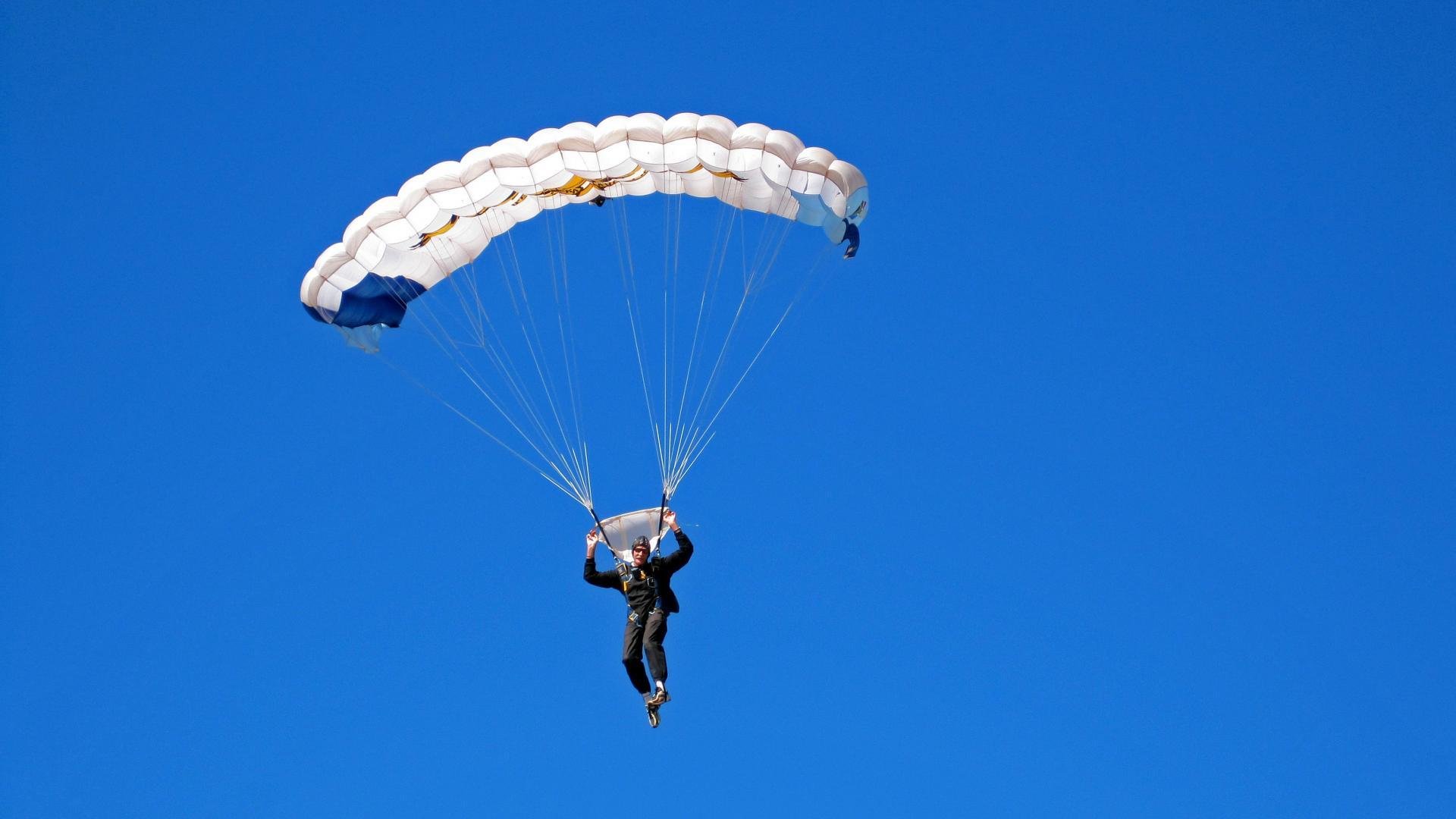 冰球KHL大陆冰球联赛 中国昆仑鸿星队击败莫斯科中央陆军 引发俄媒惊叹